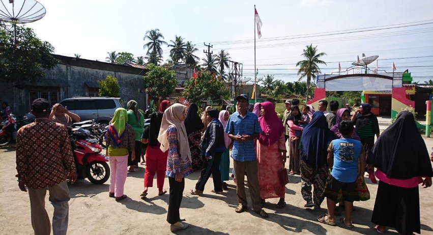  Puluhan Warga Demo ke Kantor Lurah Binjei Serbangan