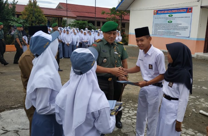  Tarik Minat Generasi Muda Masuk TNI-AD, Dandim Kerinci Gelar Kampanye Kreatif di Sekolah