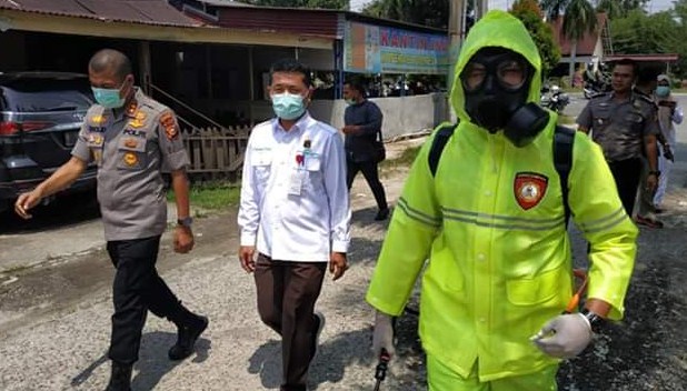  Dinkes Kampar Lakukan Disinfektan di Area Pelayanan Publik