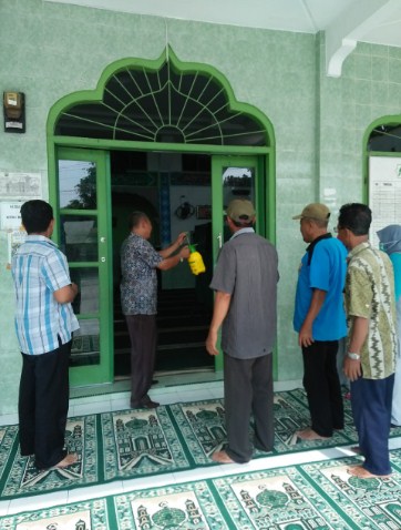 Cegah Covid-19, Pemkab Asahan Semprot Desinfektan di Sejumlah Rumah Ibadah