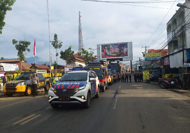  Tim Gabungan TNI-Polri Serentak Semprotkan Disinfektan di Tapsel