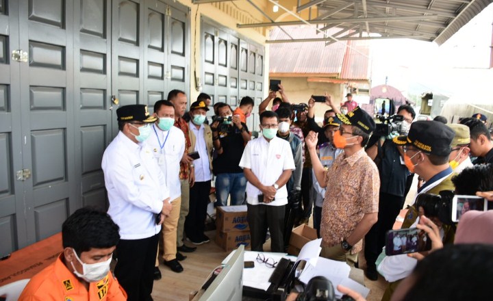 Bupati Kampar Dampingi Pertemuan Gubernur Riau dan Sumbar di Perbatasan