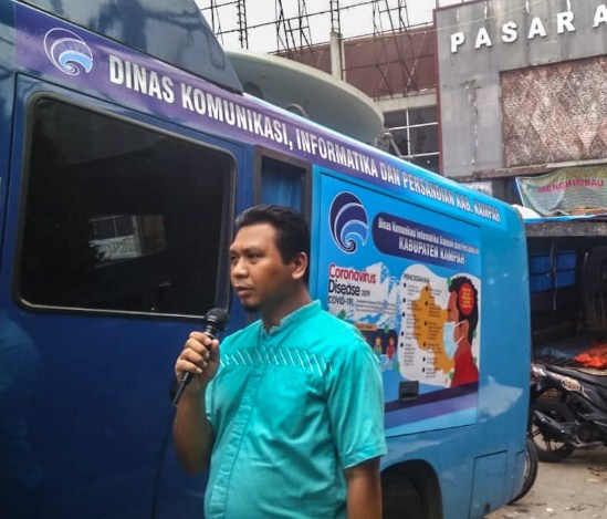 Gunakan Mobil Pengeras Suara, Diskominfo Sosialisasi Bahaya Corona Ke Desa-Desa