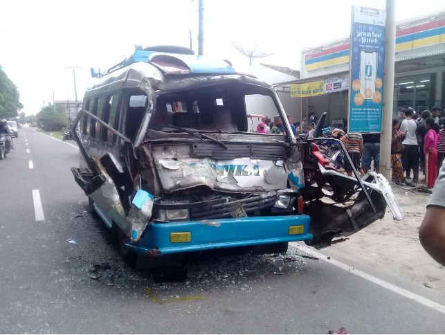  Tabrak Truk Fuso, Bus KUPJ Ringsek