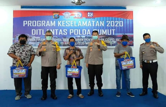  Kapoldasu Tinjau Pelatihan Sekaligus Berikan Bansos Untuk Pengemudi