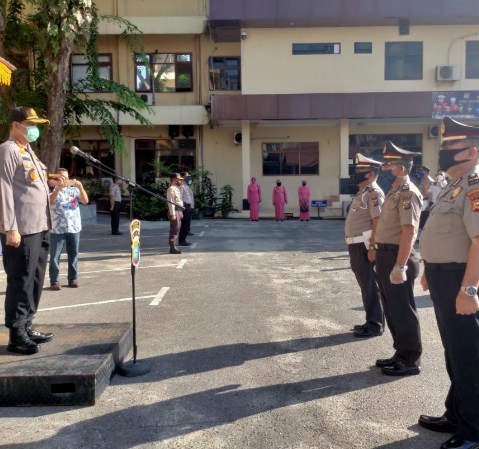  Polresta Pekanbaru Laksanakan Korp Lapor Kenaikan Pangkat Penghargaan