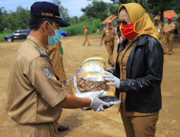  Pemkab Tulang Bawang Salurkan Sembako di Tiga Kecamatan