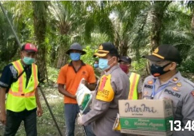  Kali Ini, Giliran Petani Dapat Sembako Dari Kapolres Batubara