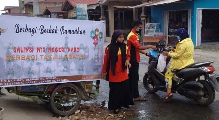  Prapas Salinsi MTsN Karo Berbagi Takjil