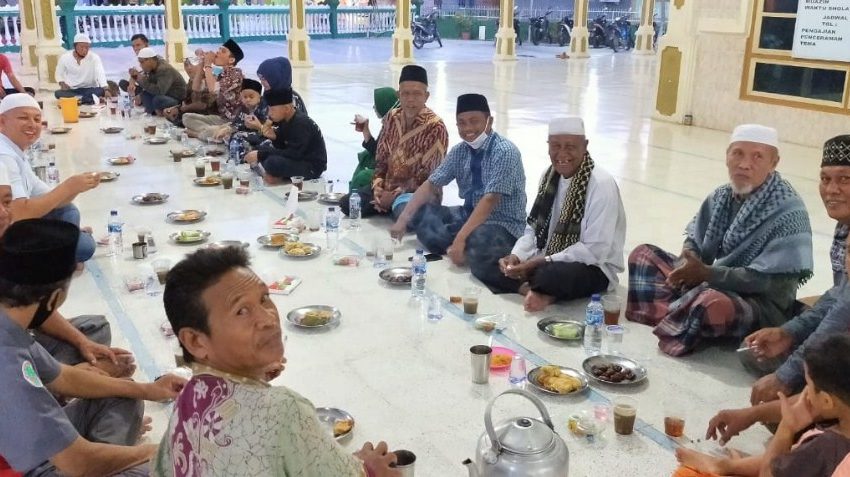  Wabup Sergai Berbuka Puasa Bersama Tokoh Masyarakat dan Agama di Mesjid Jamik