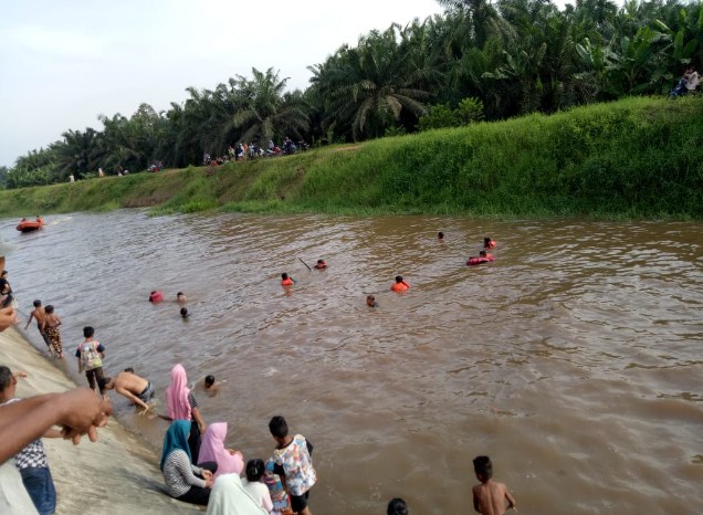 Kakak Beradik Terpeleset di Sungai Asahan, Kakak Selamat Adik Hanyut