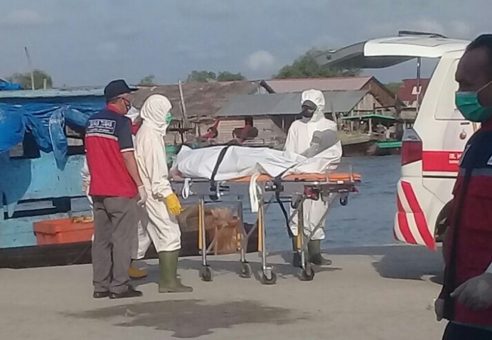 Kesehatan TKI Ilegal Yang Mendarat di Pelabuhan Tanjung Tiram Diperiksa, 1 Orang Demam