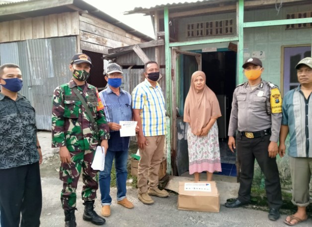  Camat Kisaran Barat Salurkan Bantuan Propinsi di Kelurahan Mekar Baru