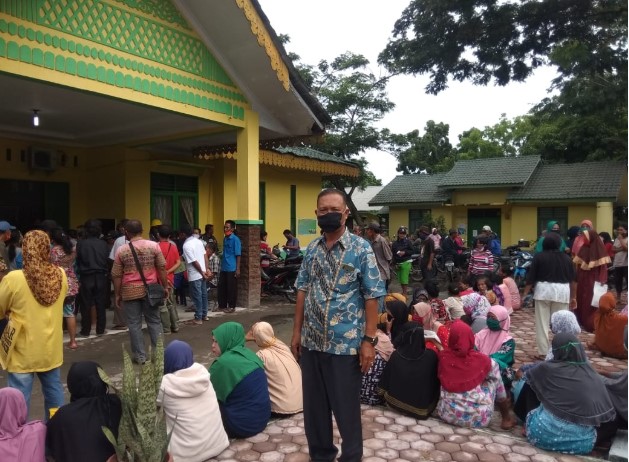  Pemdes Bakaran Batu Saluran BLT di Kantor Camat Sei Bamban