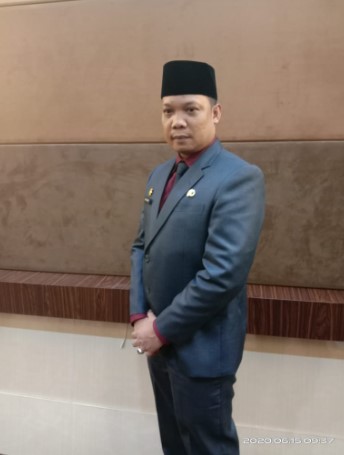  Muflihun Dilantik Menjadi Sekretaris Dewan DPRD Riau, Luhut Binsar Berikan Ucapan Selamat