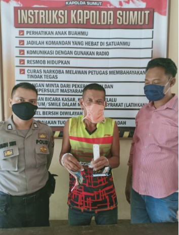 Asik Nunggu Pembeli Sambil Minum Tuak, Pengedar Sabu Serba Jadi Ditangkap