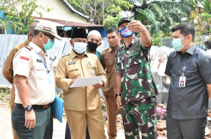  Sekretaris Daerah Kampar Kunjungi Korban Pesawat Tempur Jatuh Milik Pangkalan Angkatan Udara Roesmin