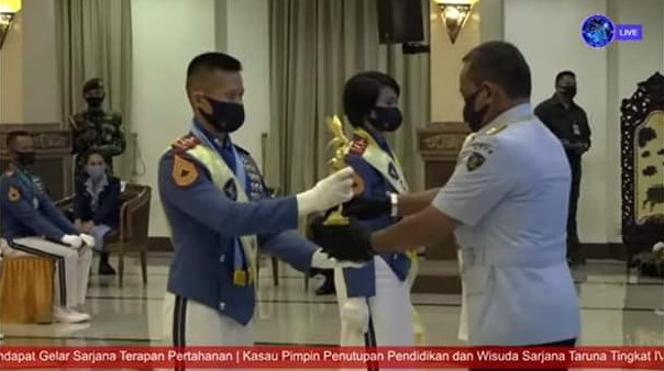  Juanda Siregar Lulusan Taruna AAU Terbaik Tahun 2020