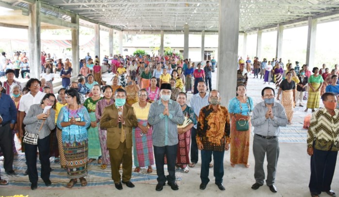  Wabup Sergai Hadiri Pasae Ulaon di Desa Hutanauli