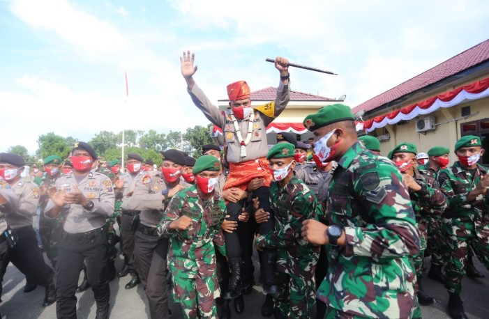  Kunker ke Sergai Ke Polres Sergai, Kapoldasu Kompak Nyanyikan Yel-Yel Bersama Personil