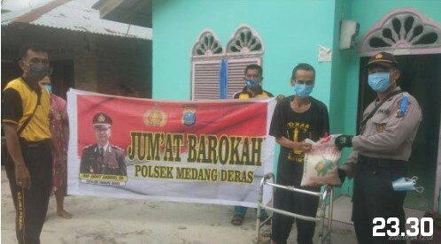  Kapolsek Medang Deras Bantu Warga Jompo dan Lumpuh Tahunan