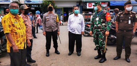  Bupati Karo dan Kasatgas Pendisiplinan Protokol Kesehatan Terapkan Sadar Masker