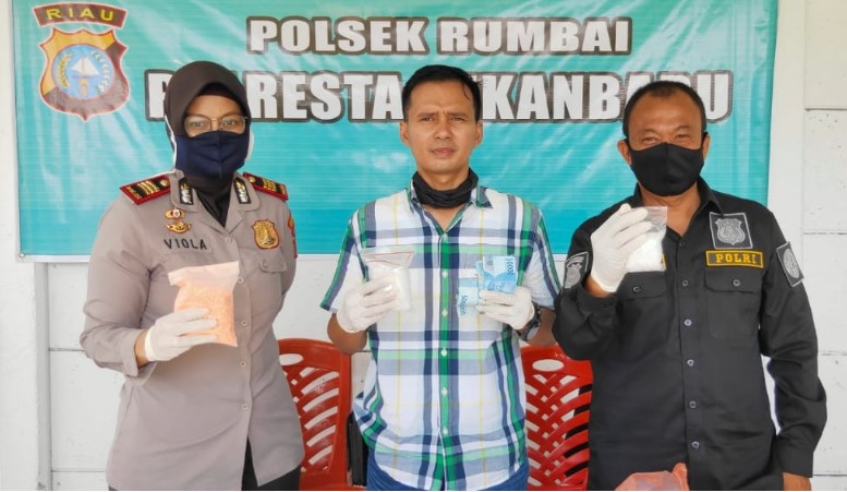  Miliki Narkotika Jenis Sabu Dan Pil Ekstasi, Polsek Rumbai Amankan Dua Pria