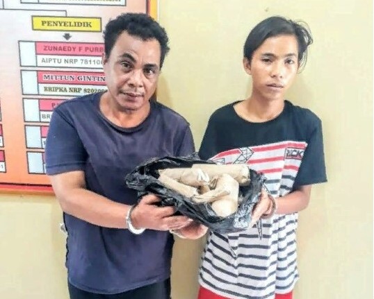  Lagi Asyik Kemasi Ganja, Dua Warga Batubara Diringkus Polisi