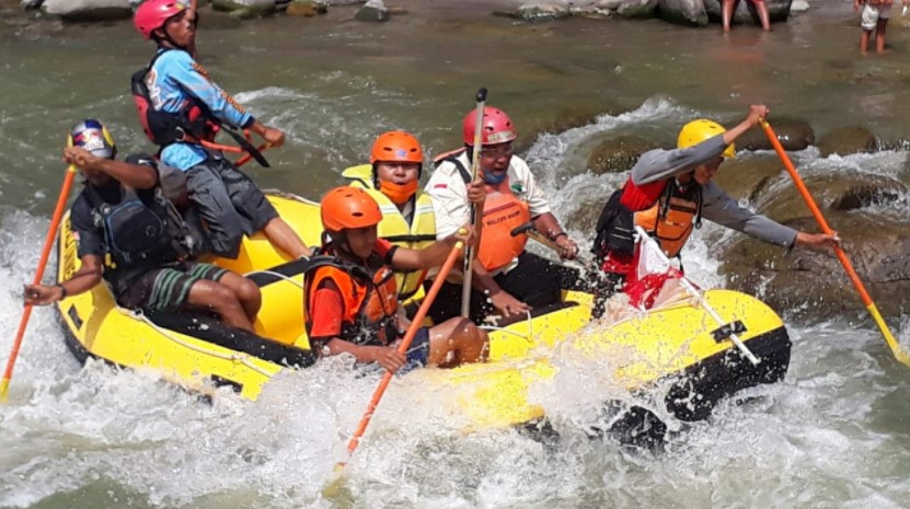  Semarakkan HUT RI Ke-75, FAJI Sumut Gelar Arung Jeram di Sungai Buaya Silinda