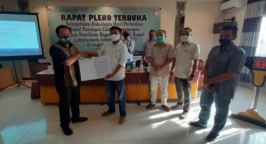  KPU Labusel Gelar Rapat Pleno Terbuka, Rekapitulasi Dukungan Hasil Perbaikan Bakal Pasangan Calon Perseorangan Pemilihan Bupati dan Wakil Bupati