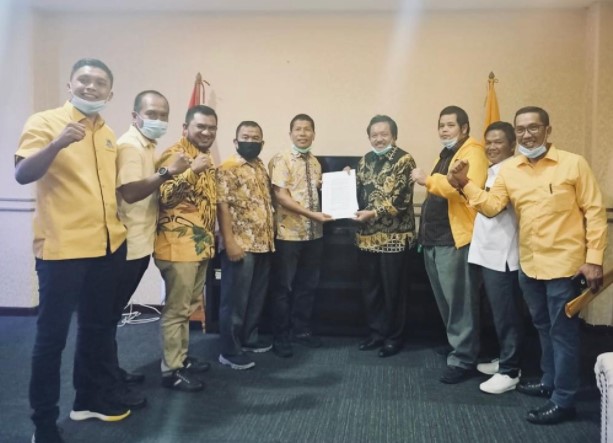  DPP Partai Golkar Serahkan SK Penetapan Pasangan Bacalon Bupati dan Wakil Bupati Kabupaten Bengkalis ke ESA