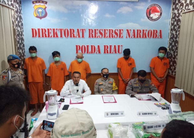  Direktorat Reserse Narkoba Polda Riau Amankan Sindikat Jaringan Narkotika Internasional