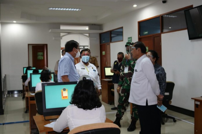 Bupati Karo Tinjau Pelaksanaan SKB Sesi II di Kantor Regional VI Medan