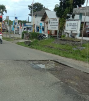  Jalan Nasional Kota Gunungsitoli Dinilai Bahayakan Pengendara