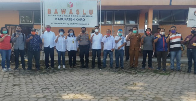  Bawaslu Karo Gelar Rakor Prokes Jelang Penetapan Cabup dan Cawabup