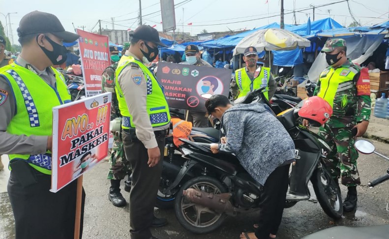  Satgas Pemburu Teking Covid-19 Kecamatan Tualang Tindak Pelanggar Protokol Kesehatan