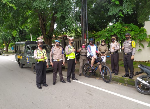  Operasi Yustisi, Wakapolsek Medan Helvetia Cek Anggotanya Dengan Bersepeda