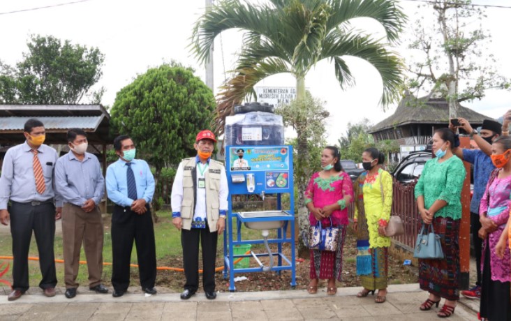  Bupati Tapsel Serahkan 2 Unit Tempat Cuci Tangan Portable Ke Rumah Ibadah di Kecamatan Sipirok