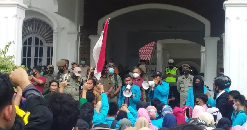  Mahasiswa Asahan Unjuk Rasa Tolak Undang Undang Cipta Kerja