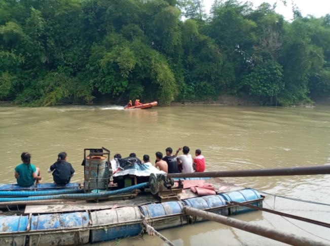  Panik Dengar Sebutan Polisi, Pria Kota Kisaran Timur Hilang Ditelan Arus Sungai Silau Pangkal Titi