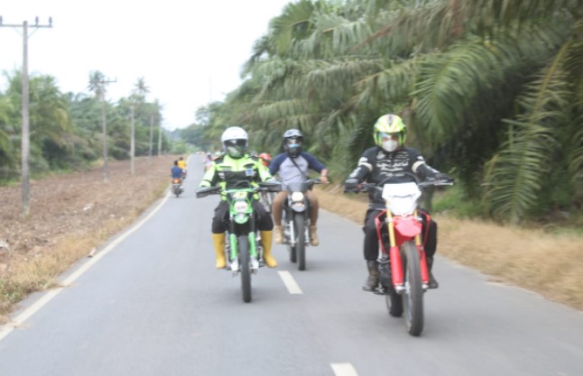  Kapolres Serdang Bedagai Bersama PJU Pantau Situasi Kamtibmas Dengan Motor Trail