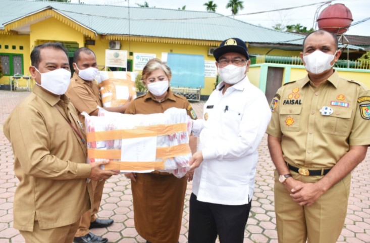  Peringati HKN ke-56, Pemkab Sergai Bagikan Masker Kepada ASN dan Masyarakat