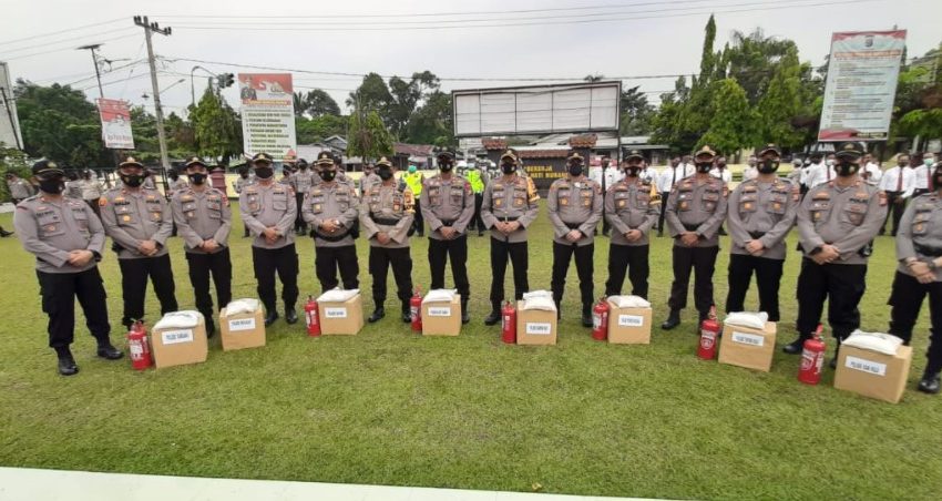  Kapolres Kampar Distribusikan Beras Bantuan Mabes Polri 