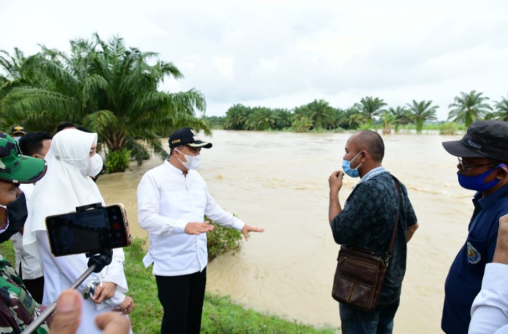  Bupati Batubara Tetapkan Status Tanggap Darurat, Banjir Tenggelamkan Pemukiman dan Persawahan