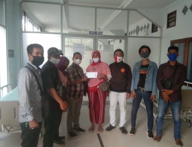  DPW SWI Sumut Kunjungi Wartawan Senior di RSU Bina Kasih