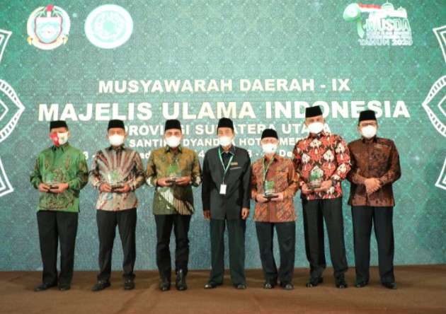  Kapolda Sumut Terima Award Tokoh Peduli MUI