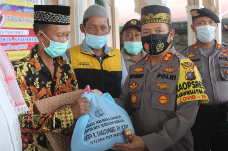  Kapolres Sergai Jumat Barokah ke Mesjid Al-Mubarok Matapao