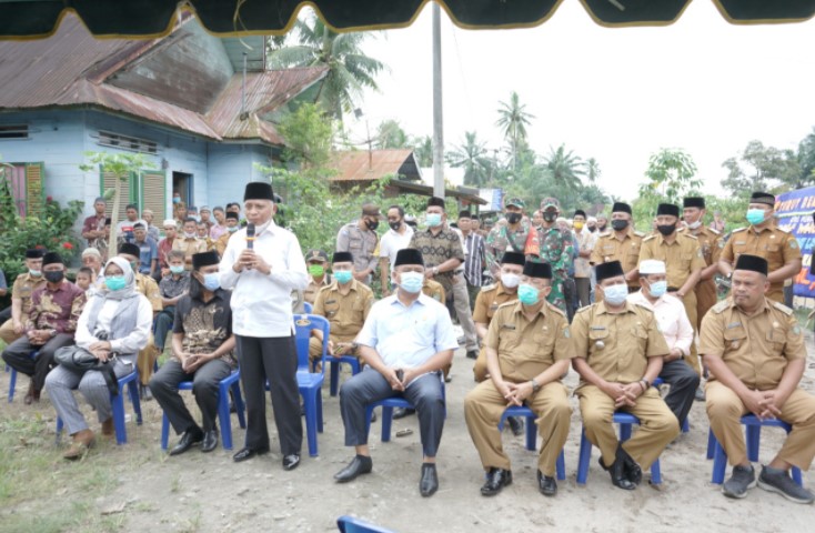  Ungkapkan Duka Cita, Bupati Asahan Melayat ke Kediaman Kades Rawang Lama