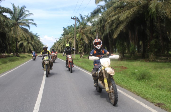  Kapolres Serdang Bedagai Bersama PJU Pantau Situasi Kamtibmas Dengan Motor Trail