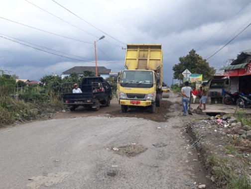  Jalan Udara Desa Tangkulen Diperbaiki, Pemkab Karo Butuh Lahan Bangun Drainase